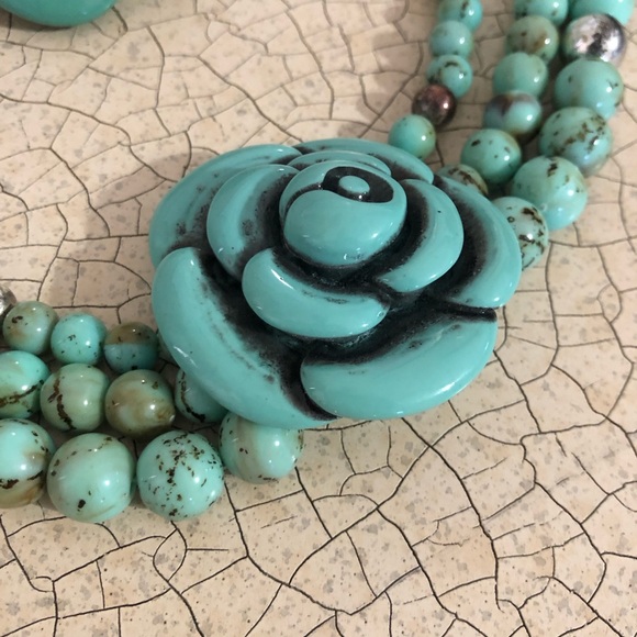 Matching Turquoise Beaded Necklace & Bracelet set with Rose Pendant 👗🐬 - Picture 8 of 11